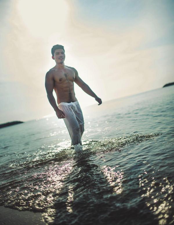 1000miles-Magazine--Vol.1---Nick-Ittipat