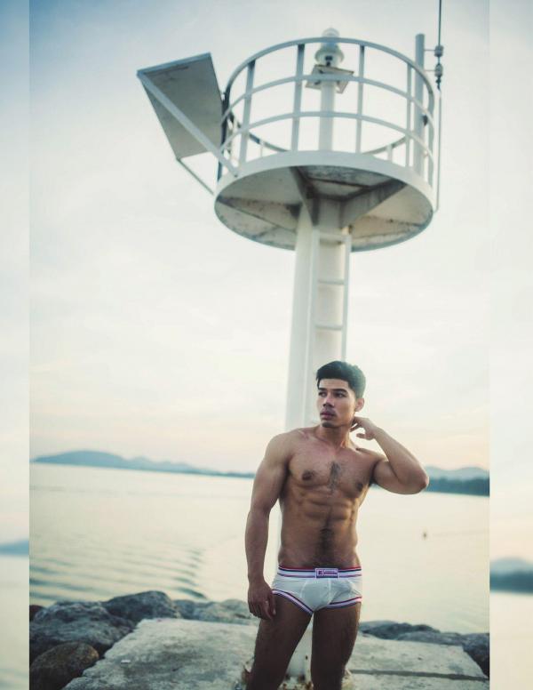 1000miles-Magazine--Vol.1---Nick-Ittipat