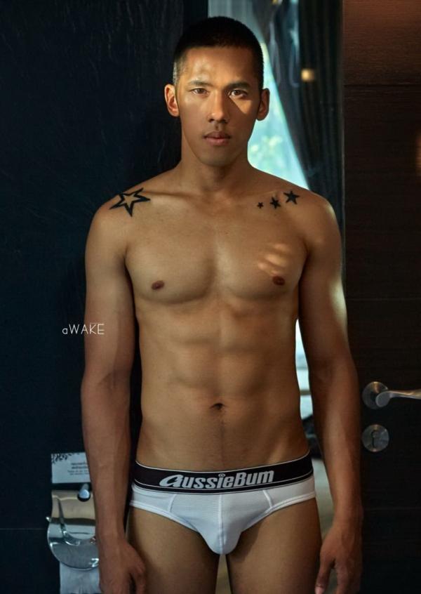 AWAKE-Issue-06--GUIDE