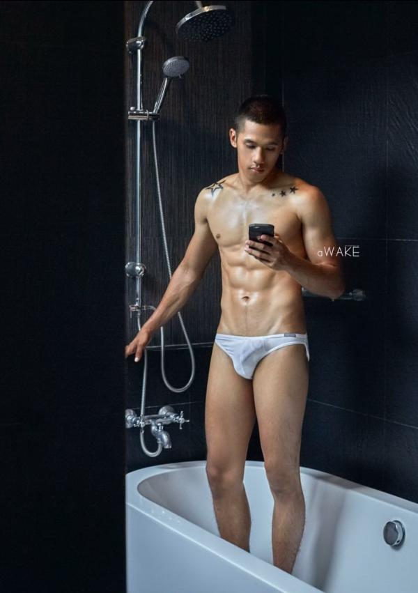 AWAKE-Issue-06--GUIDE