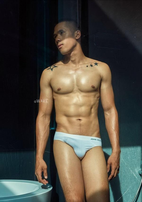 AWAKE-Issue-06--GUIDE