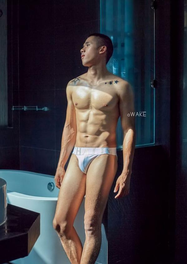 AWAKE-Issue-06--GUIDE