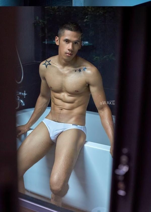 AWAKE-Issue-06--GUIDE