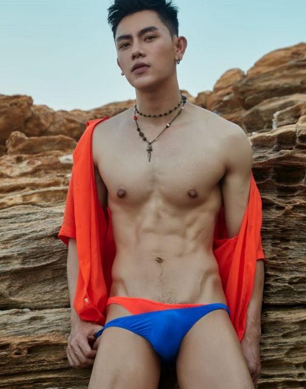 AWESOME-MEN-6--BoN-NalueMit