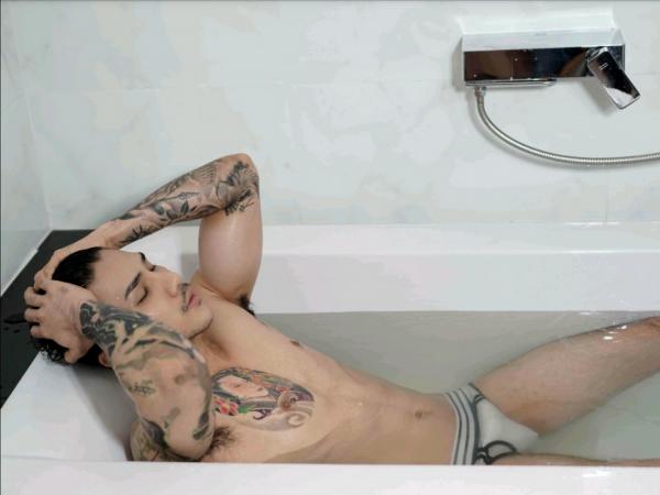 Alexis-09--Knot-Exclusive