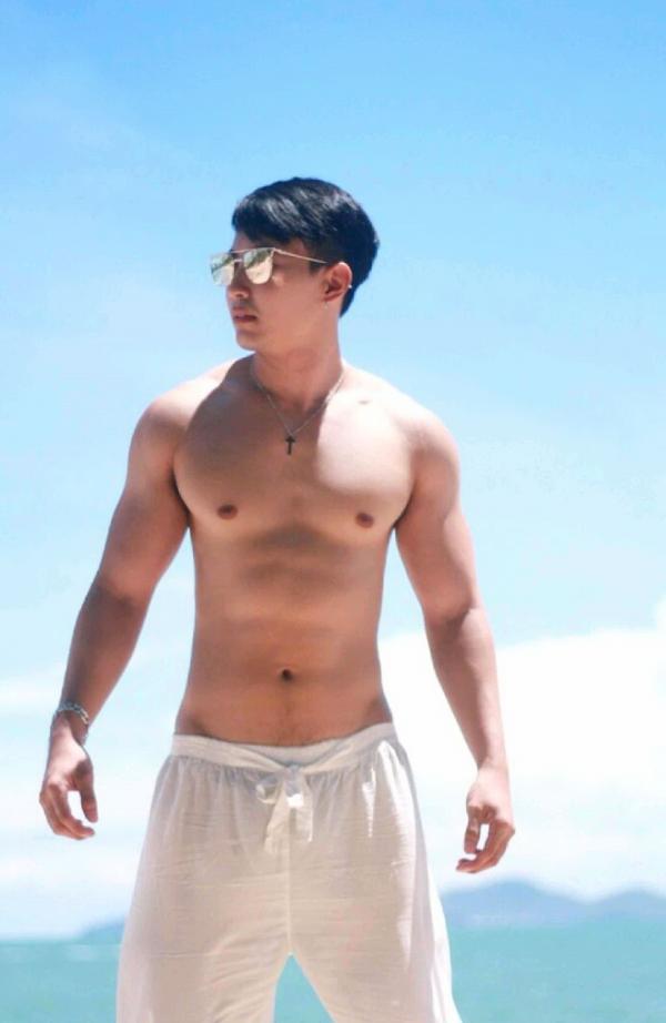 Allure-magazine-01---TAE-chira