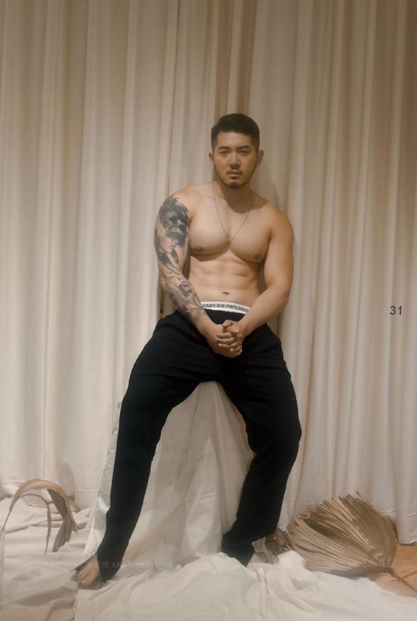 At-Men-No.04-–-Liang