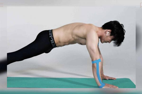 Athlete-Bkk-Vol.01-–-Krit-Takoyakrit-EbookVideo