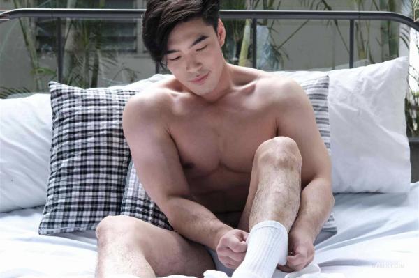 Athlete-Bkk-Vol.01-–-Krit-Takoyakrit-EbookVideo