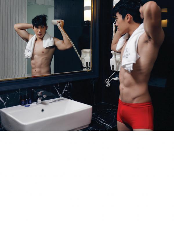 Back-03--Boss-24-Hours-125-Pics--BtS