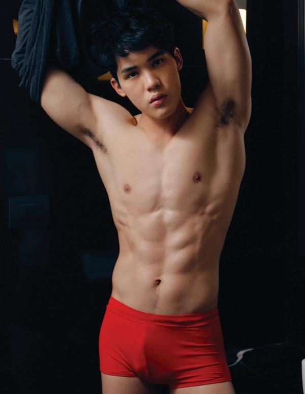 Back-03--Boss-24-Hours-125-Pics--BtS