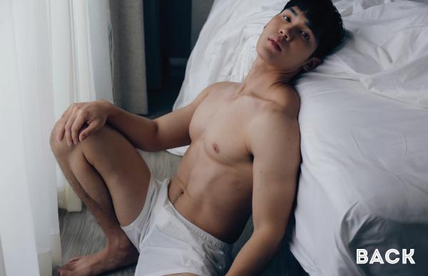 Back-03--Boss-24-Hours-125-Pics--BtS