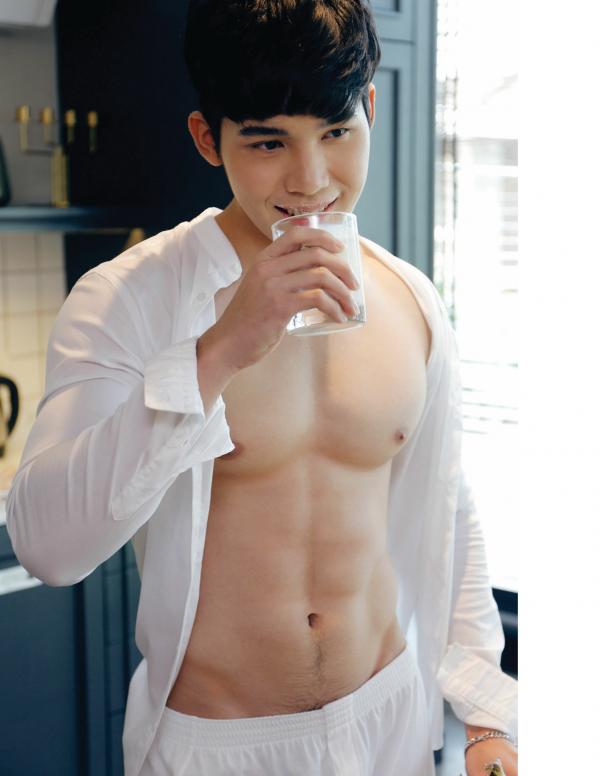 Back-03--Boss-24-Hours-125-Pics--BtS