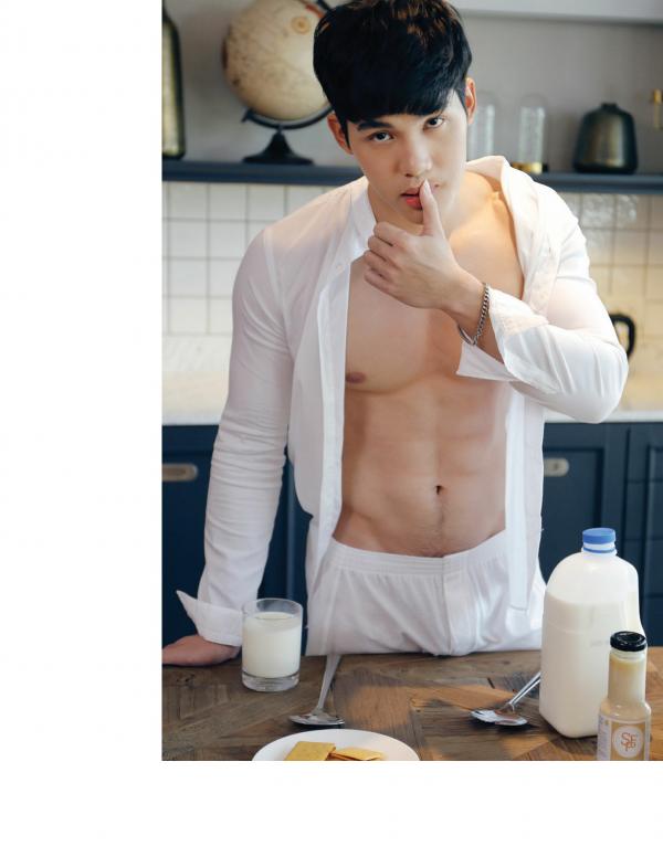 Back-03--Boss-24-Hours-125-Pics--BtS