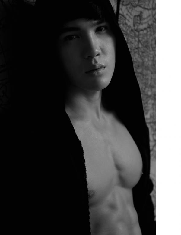 Back-03--Boss-24-Hours-125-Pics--BtS