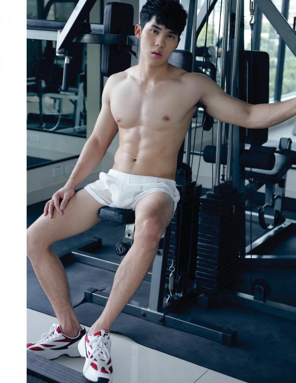 Back-03--Boss-24-Hours-125-Pics--BtS