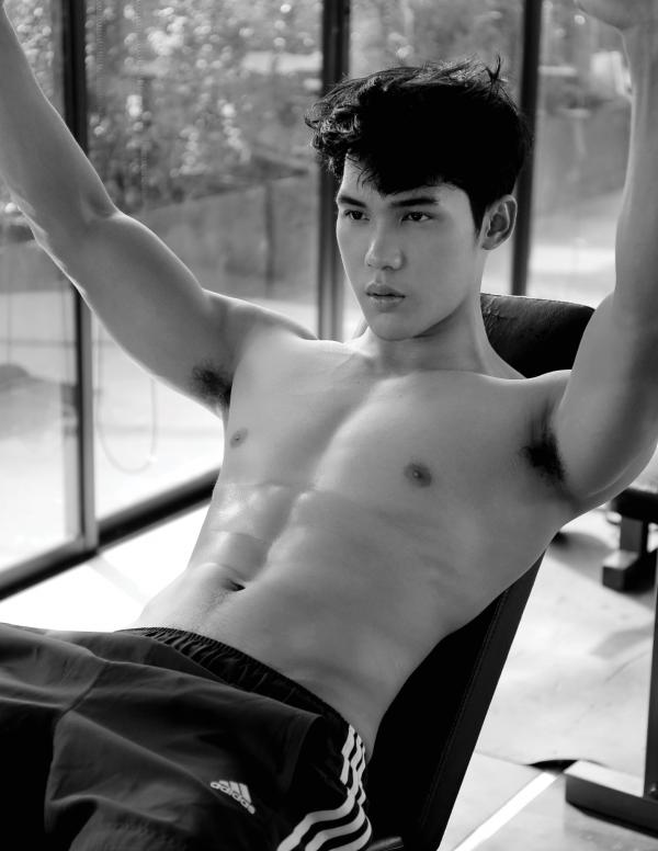 Back-03--Boss-24-Hours-125-Pics--BtS