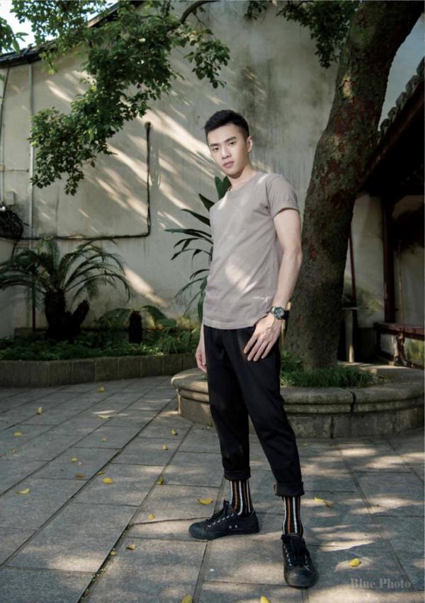 Blue-Photo-No.105-–-Allen-EbookVideo