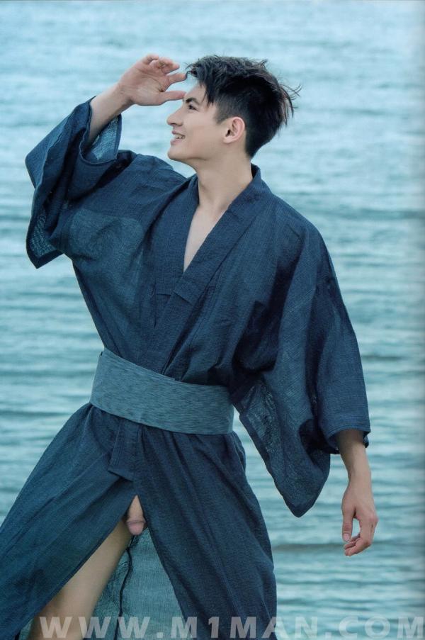 BlueMen-014--Men’s-Milk-Attraction