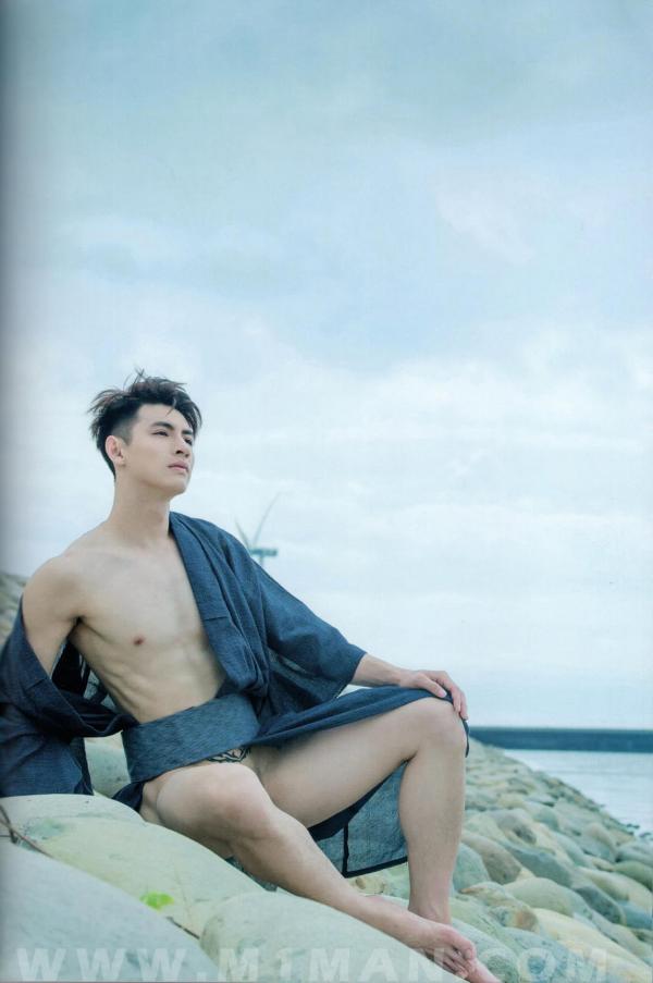 BlueMen-014--Men’s-Milk-Attraction