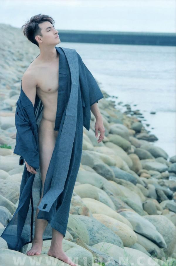 BlueMen-014--Men’s-Milk-Attraction