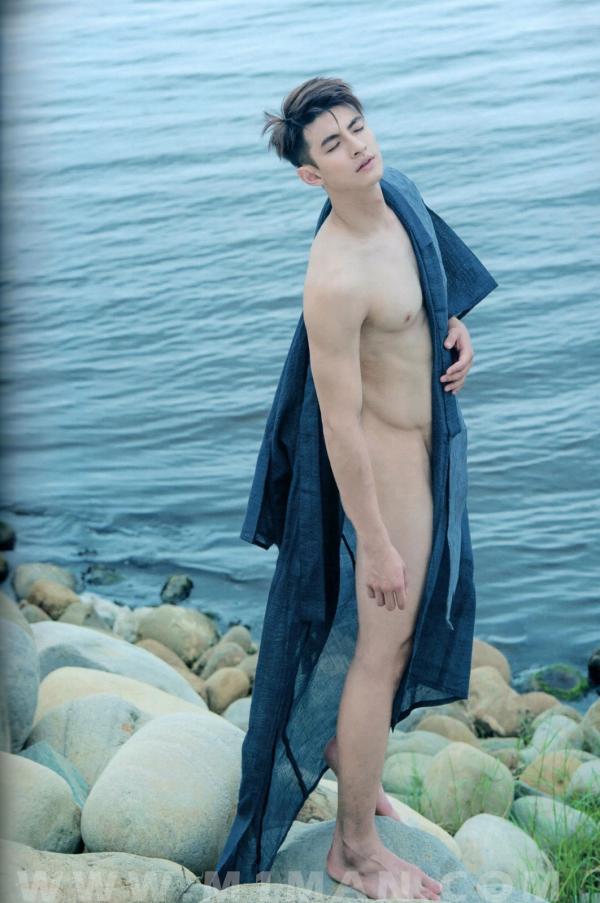 BlueMen-014--Men’s-Milk-Attraction