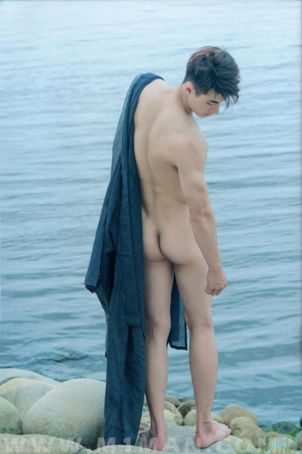 BlueMen-014--Men’s-Milk-Attraction