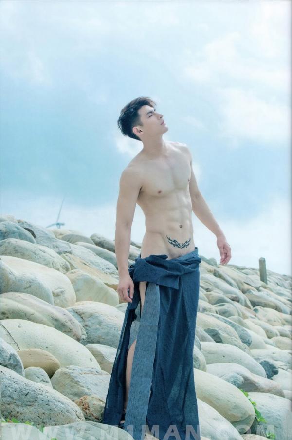 BlueMen-014--Men’s-Milk-Attraction