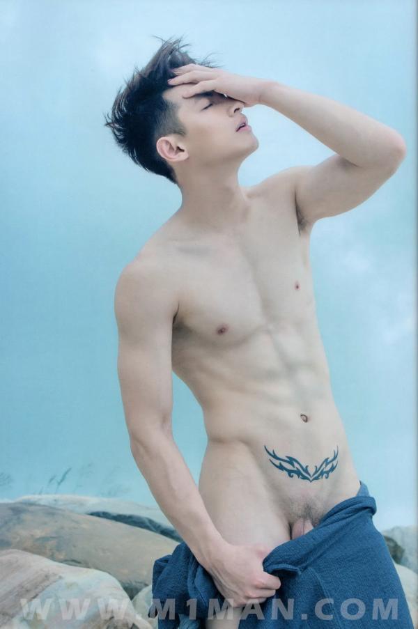 BlueMen-014--Men’s-Milk-Attraction