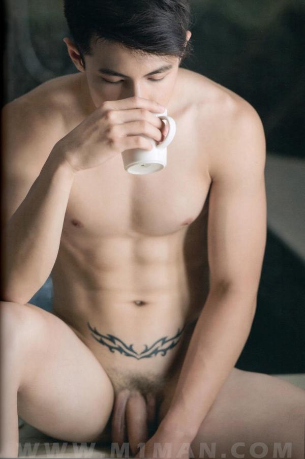 BlueMen-014--Men’s-Milk-Attraction