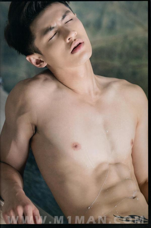 BlueMen-014--Men’s-Milk-Attraction