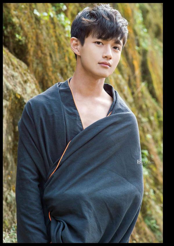 Blueman-Magazine-no.129--Weicheng