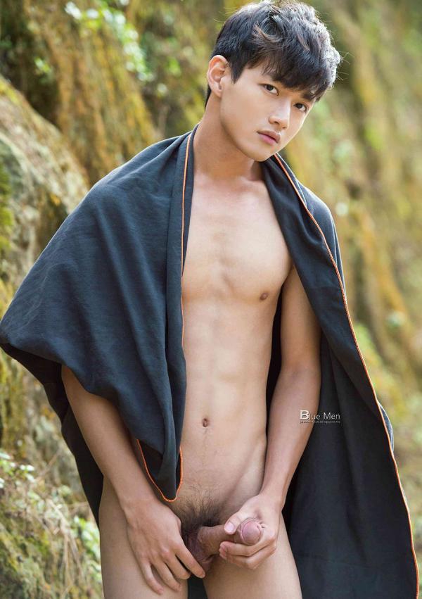 Blueman-Magazine-no.129--Weicheng