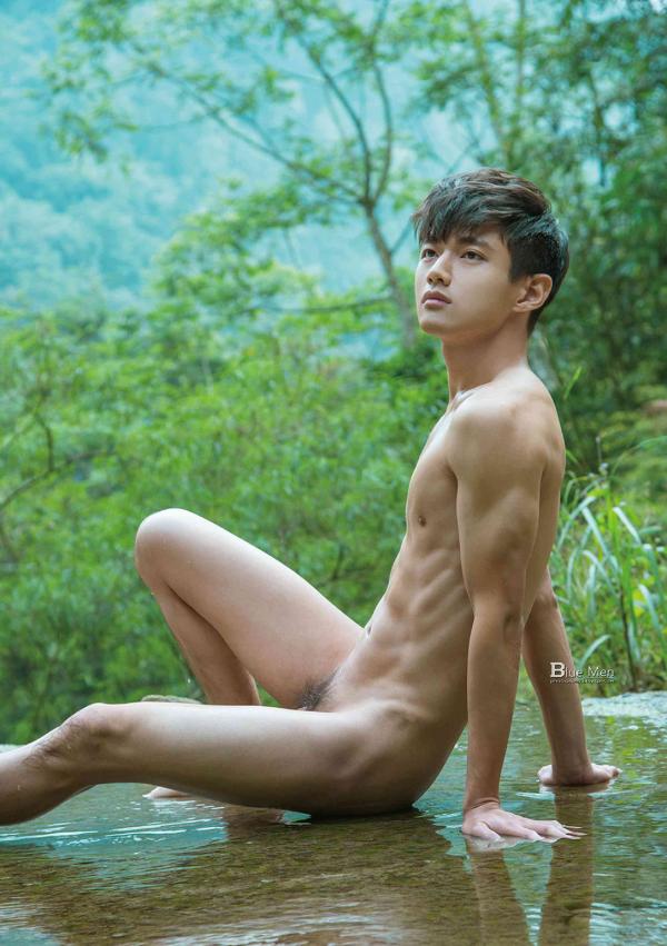 Blueman-Magazine-no.129--Weicheng