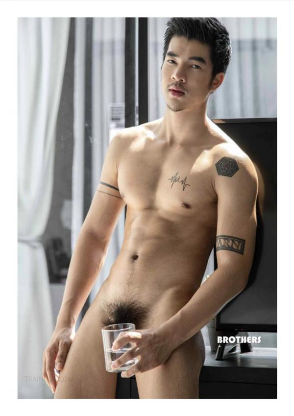 Brothers-Vol.33--Parn