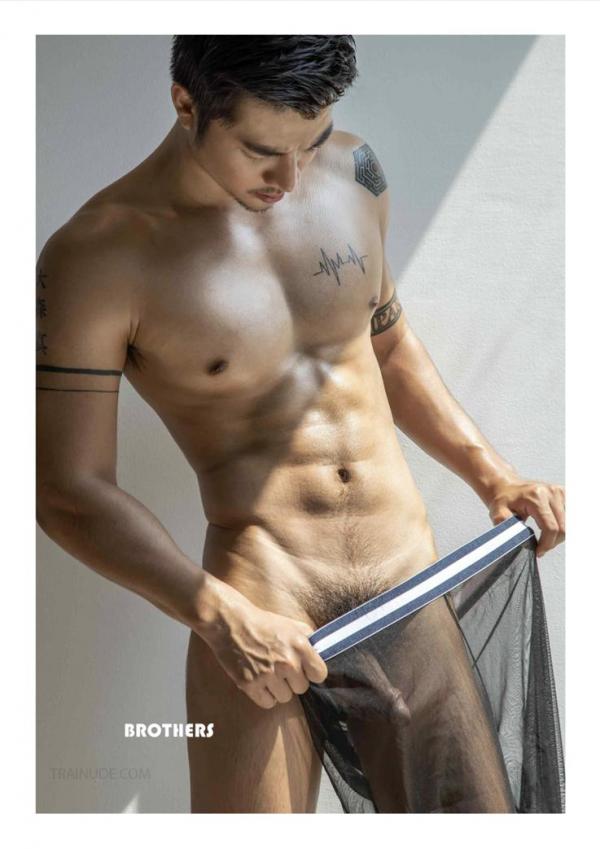 Brothers-Vol.33--Parn