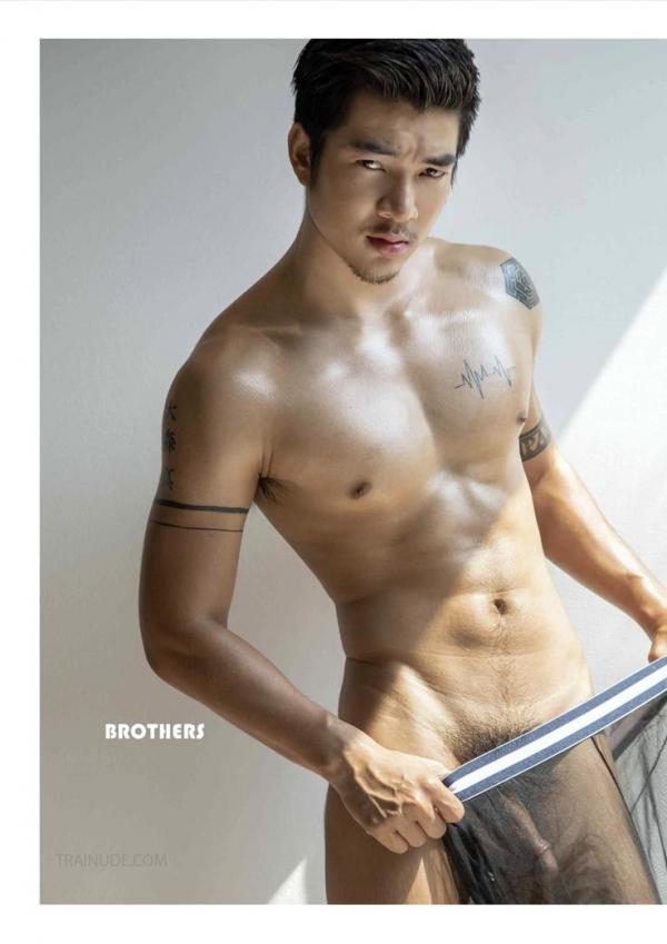 Brothers-Vol.33--Parn