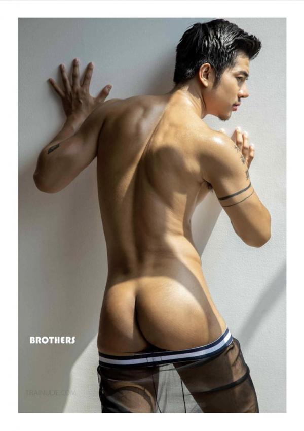 Brothers-Vol.33--Parn