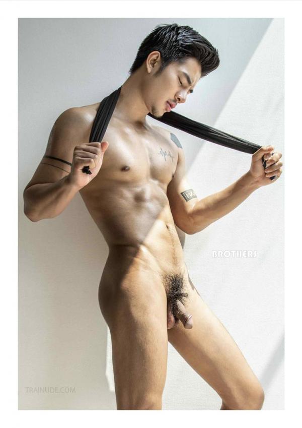 Brothers-Vol.33--Parn