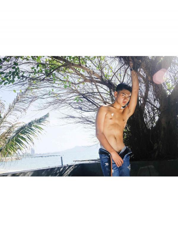 DUDEK-ISSUE-01---A-DAY-FOR-A-PATTAYA-BOY