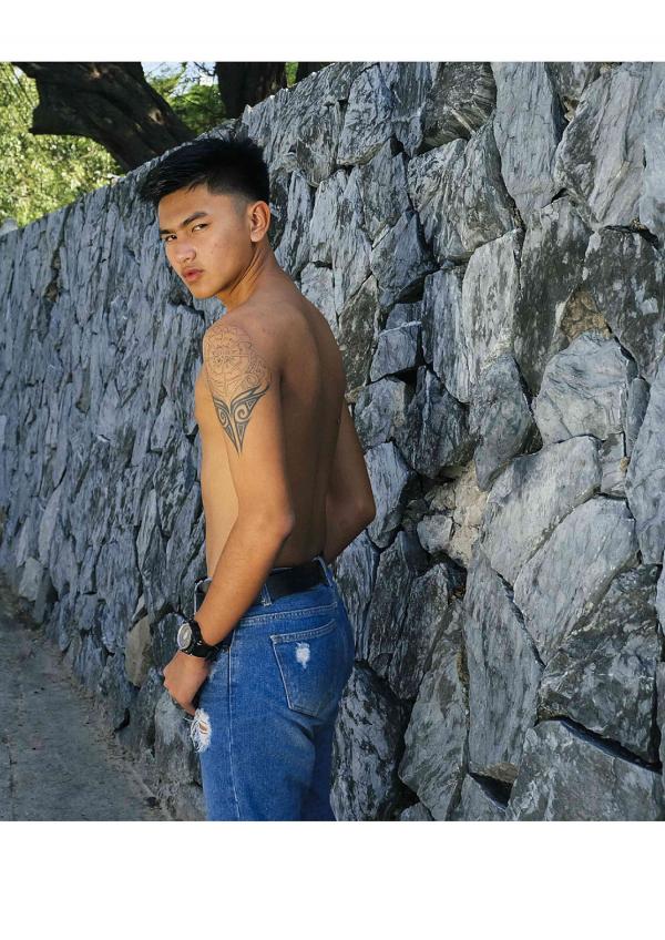 DUDEK-ISSUE-01---A-DAY-FOR-A-PATTAYA-BOY