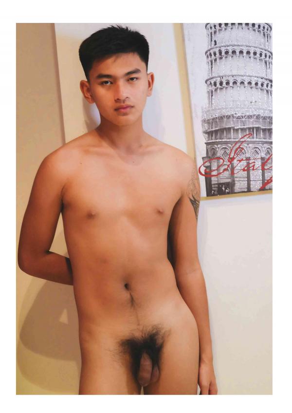 DUDEK-ISSUE-01---A-DAY-FOR-A-PATTAYA-BOY