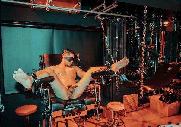 FOXX-03--The-Fetish-Master