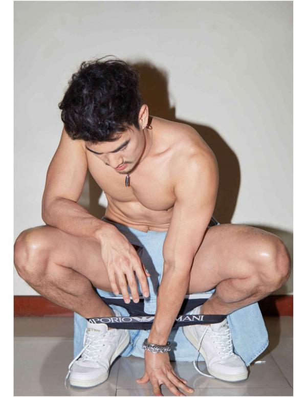 HABITSMEN-01--Dew-Nattapong-Promsing