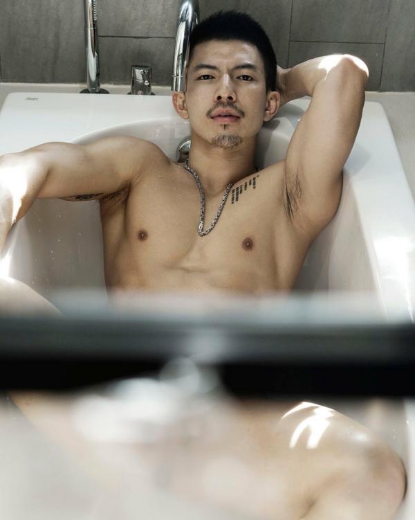 Homme-vol1--Silveron