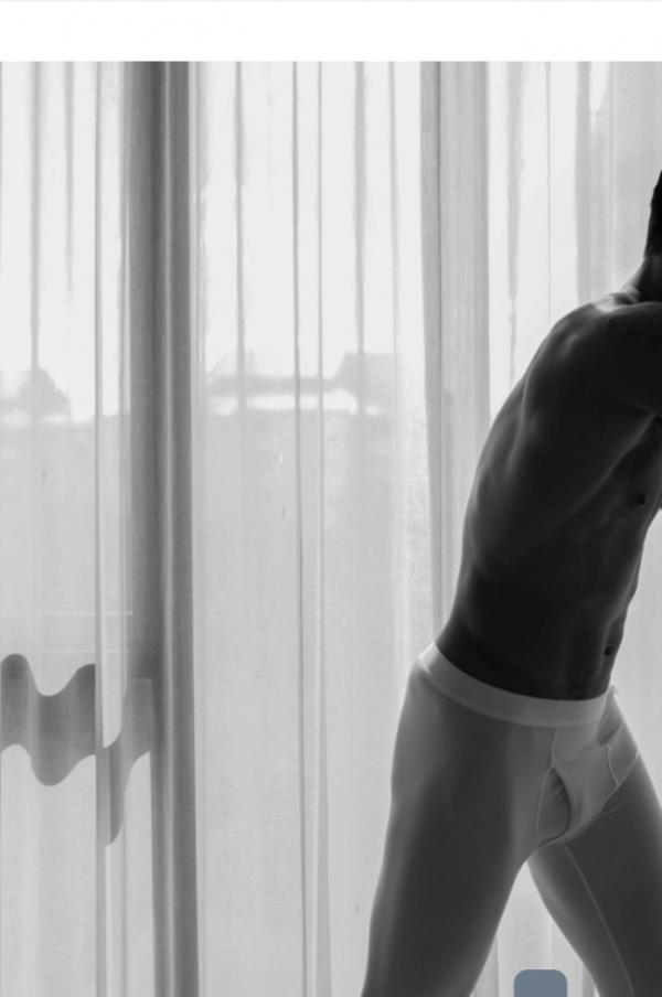 Hunger-Homme-06--Tick-Saksit