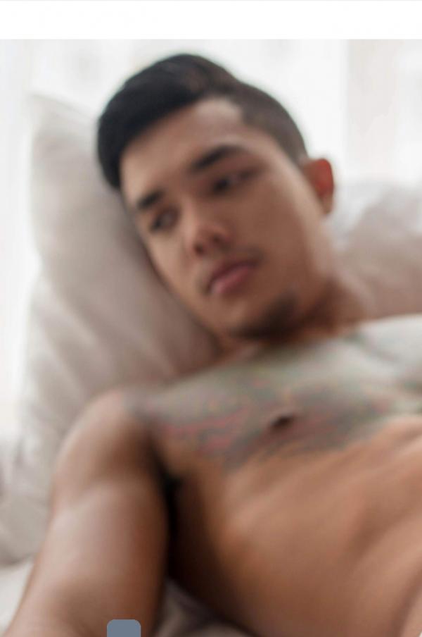 Hunger-Homme-06--Tick-Saksit