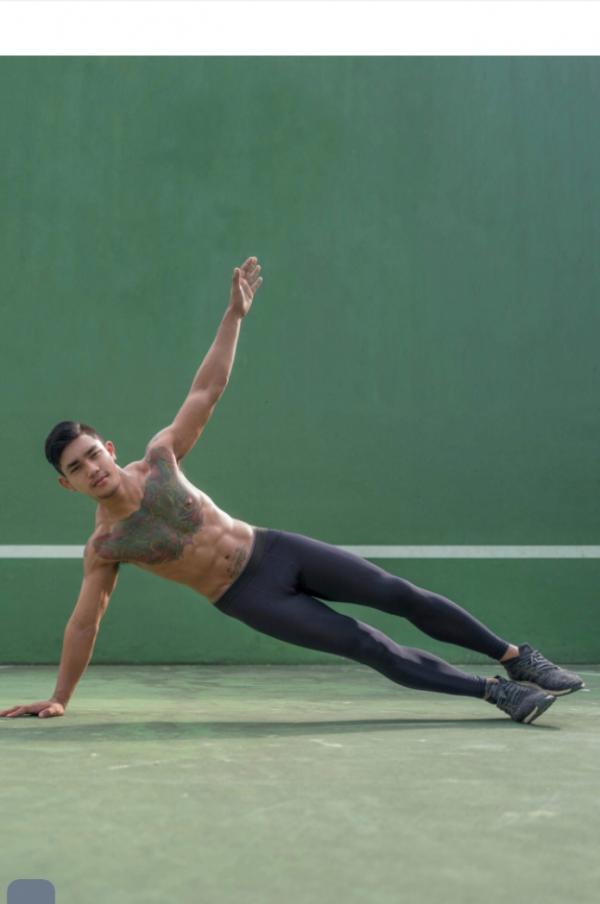 Hunger-Homme-06--Tick-Saksit