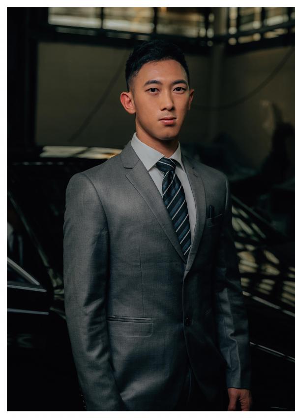 Hunt-No.04-–-Naughty-Driver