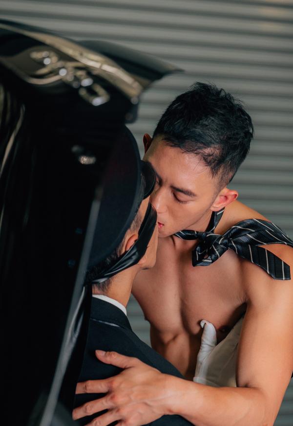 Hunt-No.04-–-Naughty-Driver